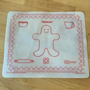 Vintage 1979 Tupperware Kid’s Pastry Dough Mat #915